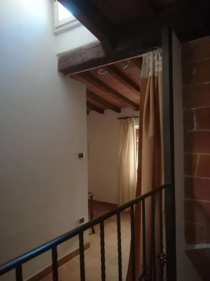 Vicolo Dei Ciliegini, 10 Apartment Volterra